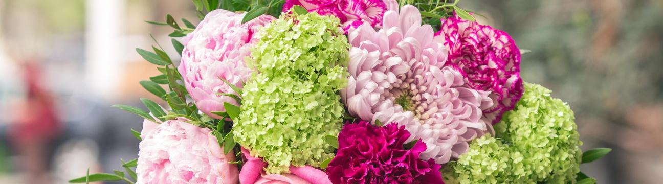  Online Flower  Delivery in Bangalore